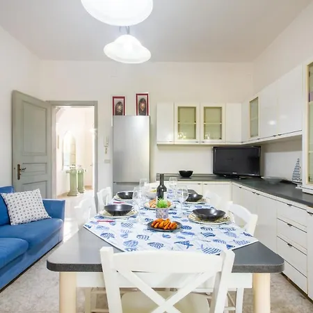 Holiday home Air-conditioned 300 Meters From With Parking
