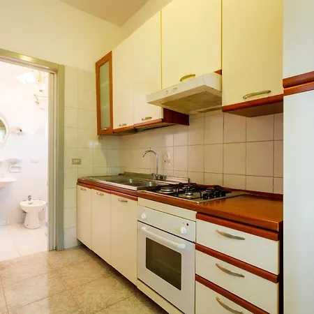 Air-conditioned 300 Meters From With Parking *