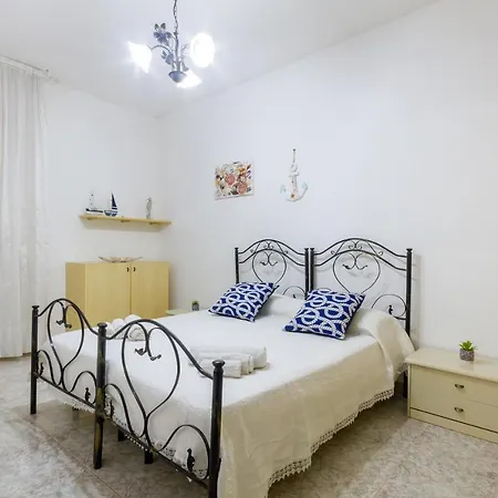 Air-conditioned 300 Meters From With Parking
