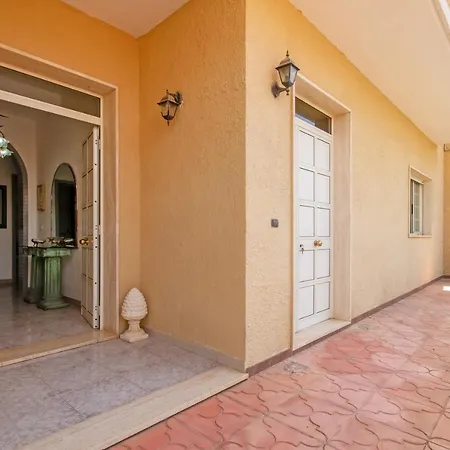Holiday home Air-conditioned 300 Meters From With Parking Porto Cesareo