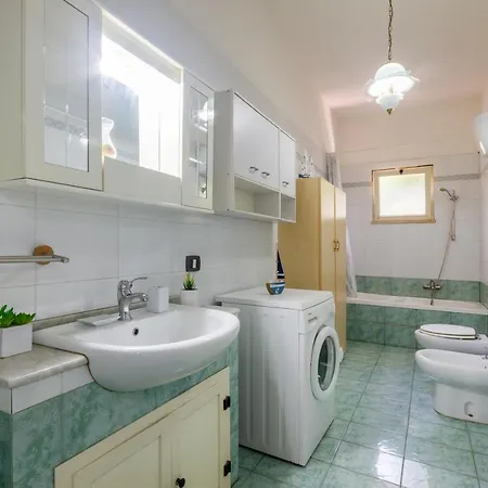 Air-conditioned 300 Meters From With Parking *